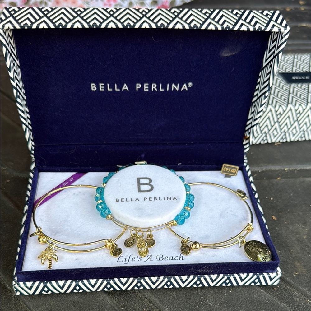 Bella Perlina Gold and Blue Geometric Bracelet